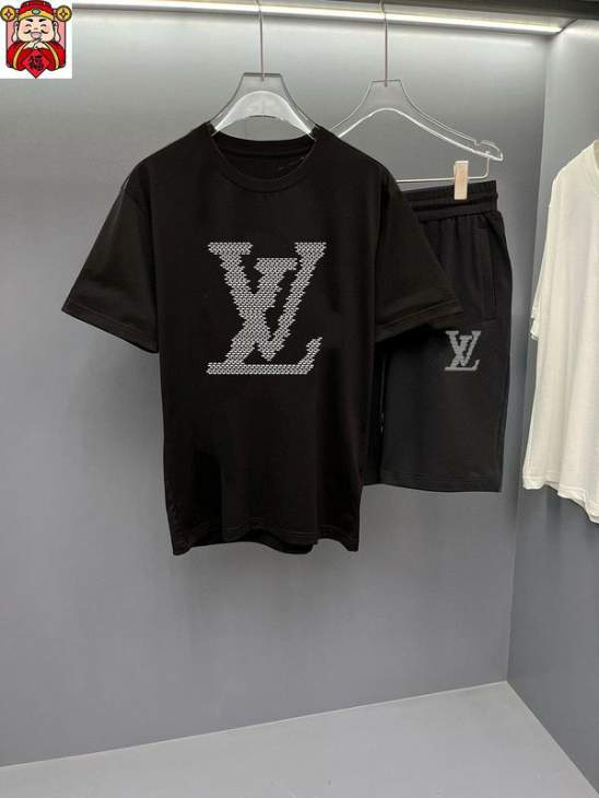 Picture of LV Shirt Pant Suits _SKULVM-5XLkdtr21923709